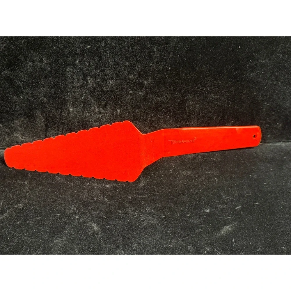 Tupperware Vintage Red Plastic Pie Cake Server Slicer Serrated Edge 1269